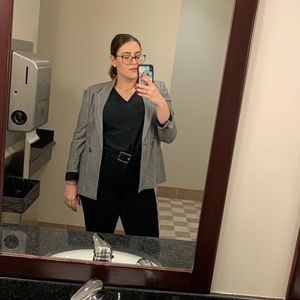 Meet your Posher, Alissa